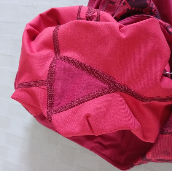 Lululemon Vent It Out Snakeskin Crop Legging - Picture 10 of 13